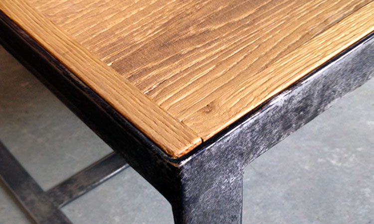 photo table basse de création, métal, bois